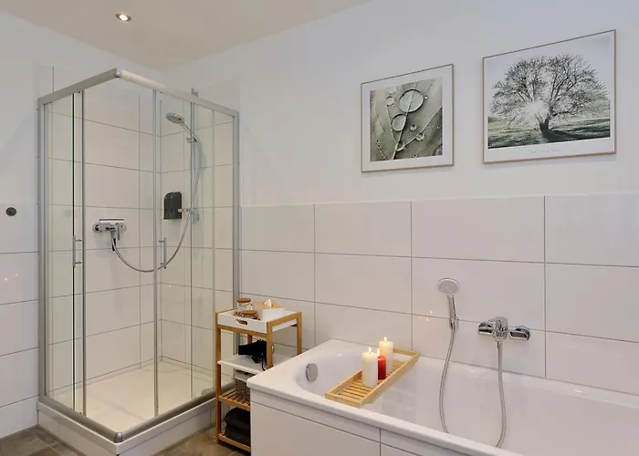 Modern Und Ruhig, Mit Garage & Ps4, Nahe Messe, Rue Und Uniklinik, Voll Ausgestattete Kueche, Bad Mit Dusche Und Badewanne Essen